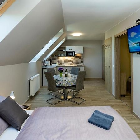 Star Apartman Eger Esterno foto