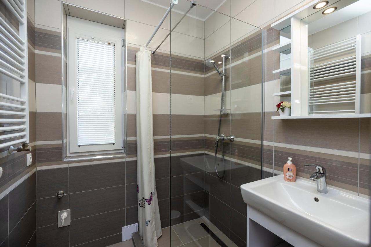 Star Apartman Eger Esterno foto