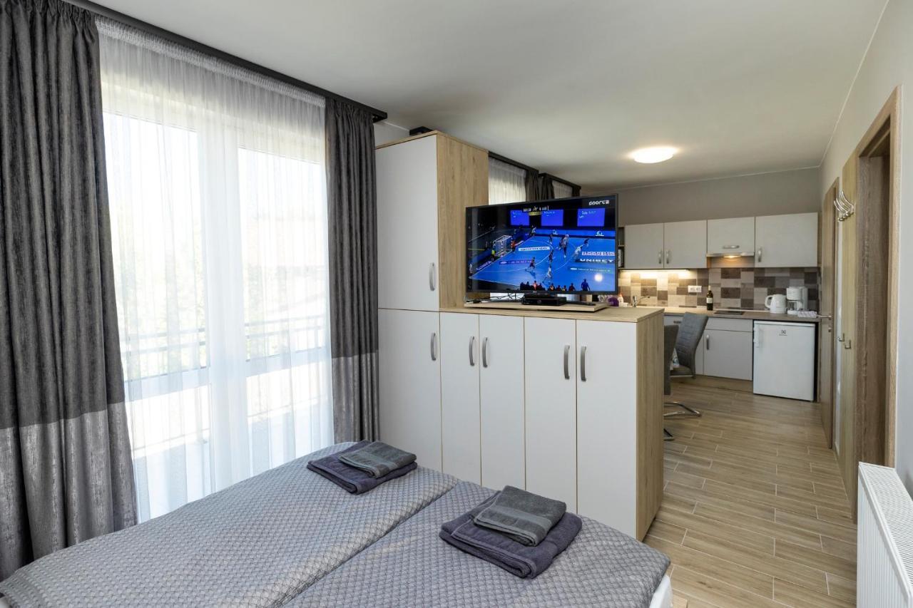 Star Apartman Eger Esterno foto