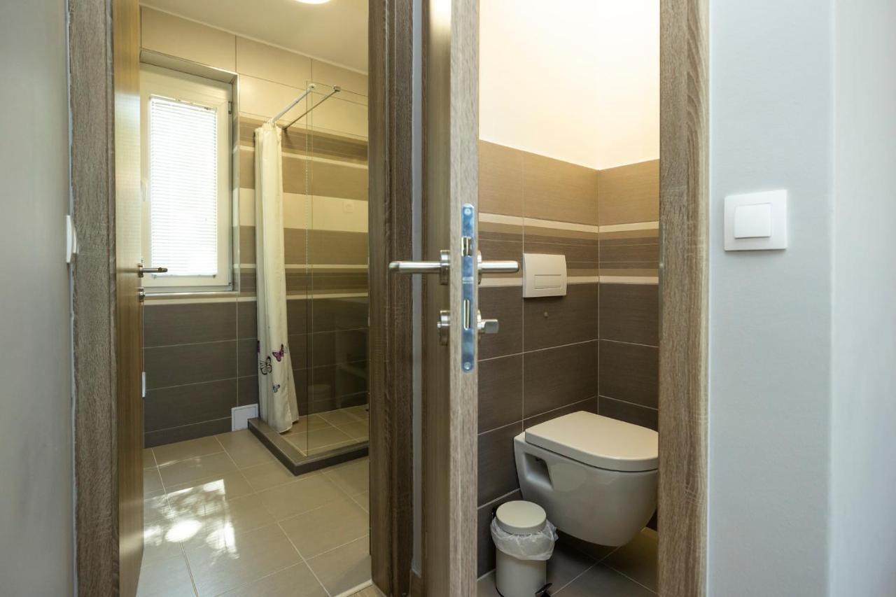 Star Apartman Eger Esterno foto