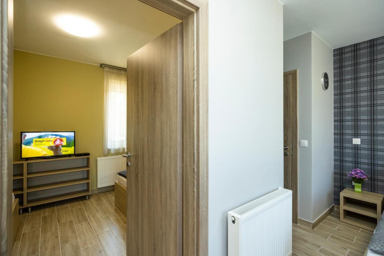 Star Apartman Eger Esterno foto