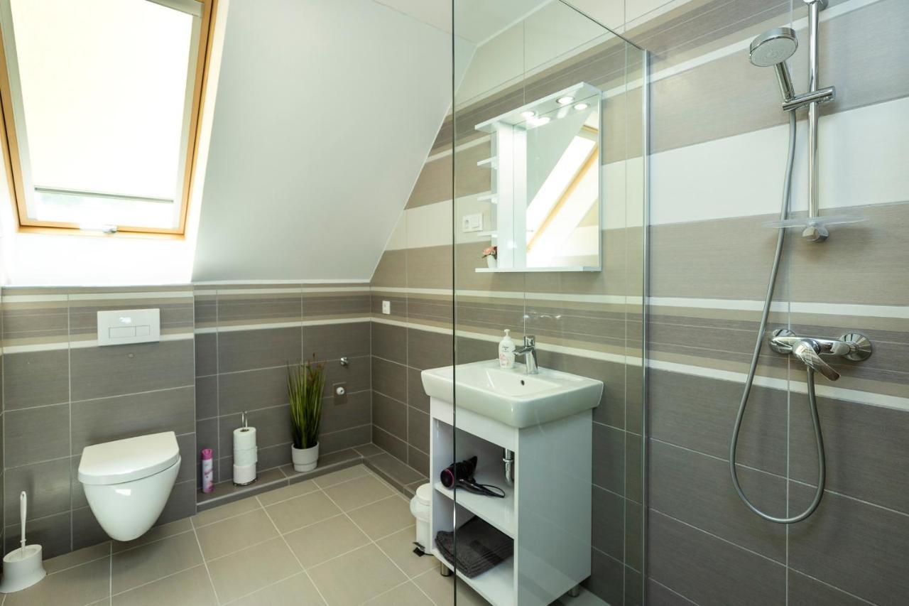 Star Apartman Eger Esterno foto